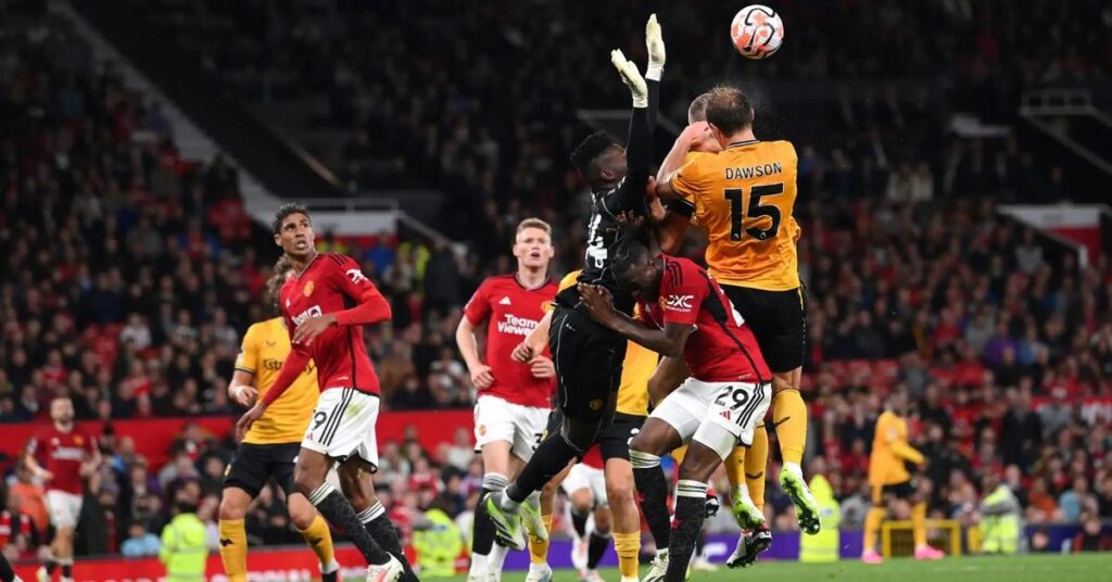 Hai đội có được lực lượng gần như mạnh nhất