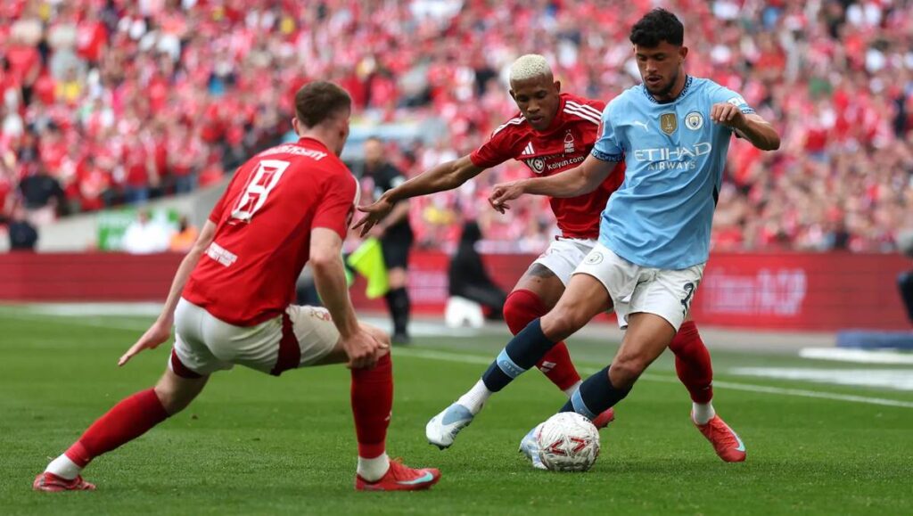 Hai đội gần như có được đội hình mạnh nhất trước cuộc chạm trán