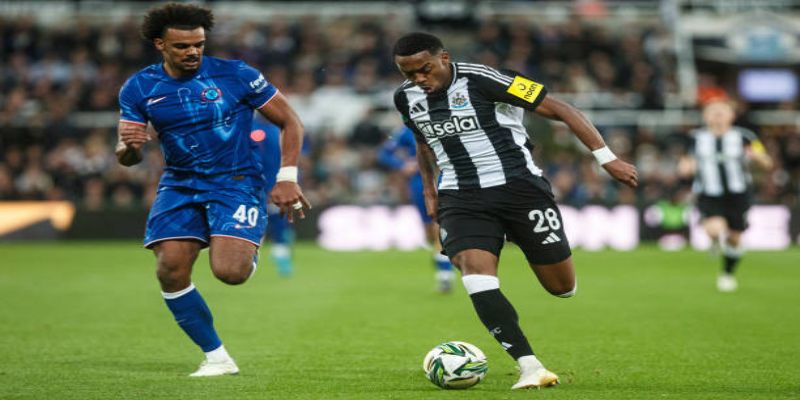 Đội hình ra sân và toan tính chiến thuật hai bên